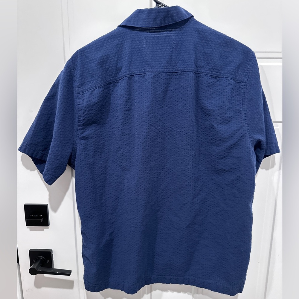 Hollister Men's Seersucker Navy Short Sleeve Button Down Shirt - Picture 4 of 4